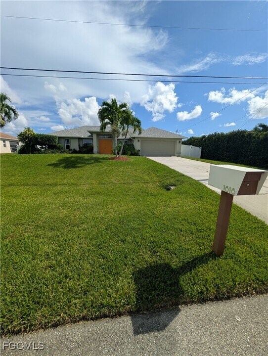 1818 SW 21st Ln in Cape Coral, FL - Building Photo