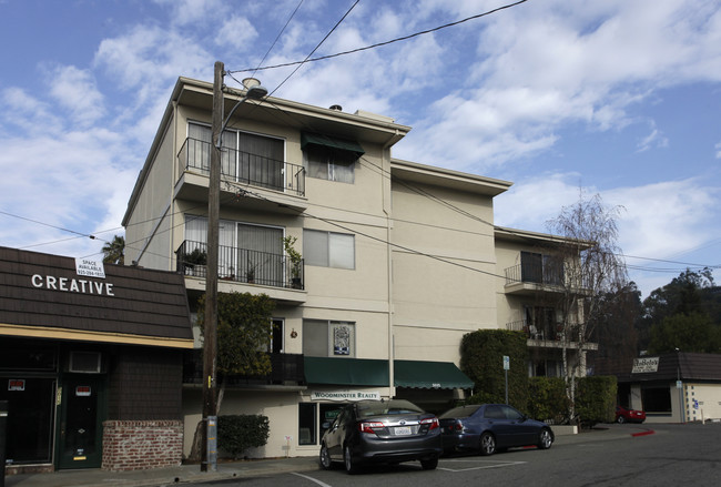 5021-5025 Woodminster Ln in Oakland, CA - Building Photo - Building Photo