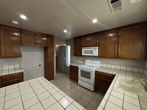 3001 Darius Ln in Modesto, CA - Building Photo - Building Photo