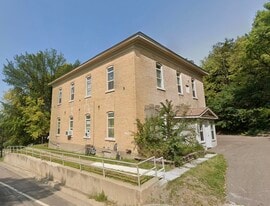 401 2nd St E, Unit #4 in Jordan, MN - Building Photo