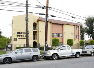 1017 W Bishop St in Santa Ana, CA - Building Photo - Building Photo