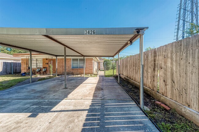 3426 Bradford St in Houston, TX - Building Photo - Building Photo
