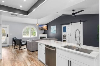 9003 Nakoma Way in Spring Hill, FL - Building Photo - Building Photo