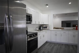 181 NE 121st St in North Miami, FL - Building Photo - Building Photo