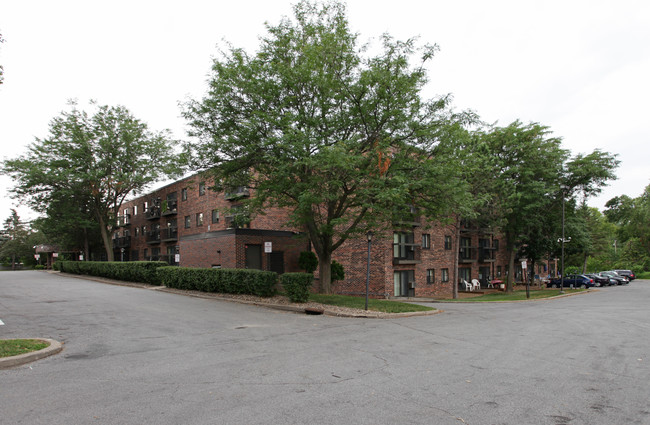 Hamilton House in St. Louis Park, MN - Foto de edificio - Building Photo