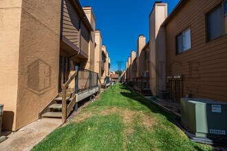 2405 S Capri St in Wichita, KS - Building Photo - Building Photo