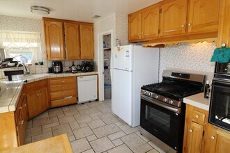 1315 E Barkley Ave in Orange, CA - Building Photo - Building Photo