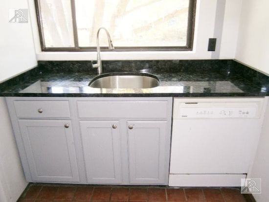 192 Allston St, Unit 2 in Boston, MA - Foto de edificio - Building Photo