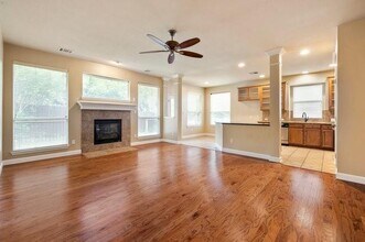 6604 Convict Hill Rd in Austin, TX - Building Photo - Building Photo