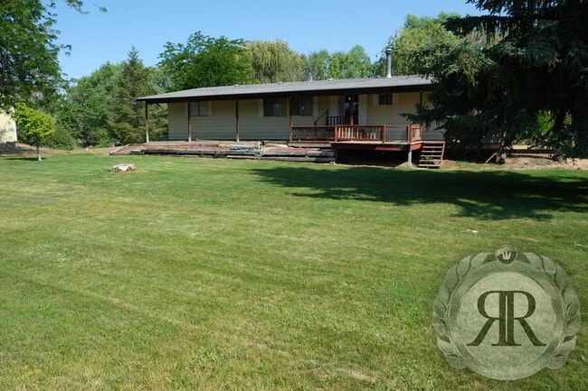 11605 Stump Rd in Yakima, WA - Building Photo - Building Photo