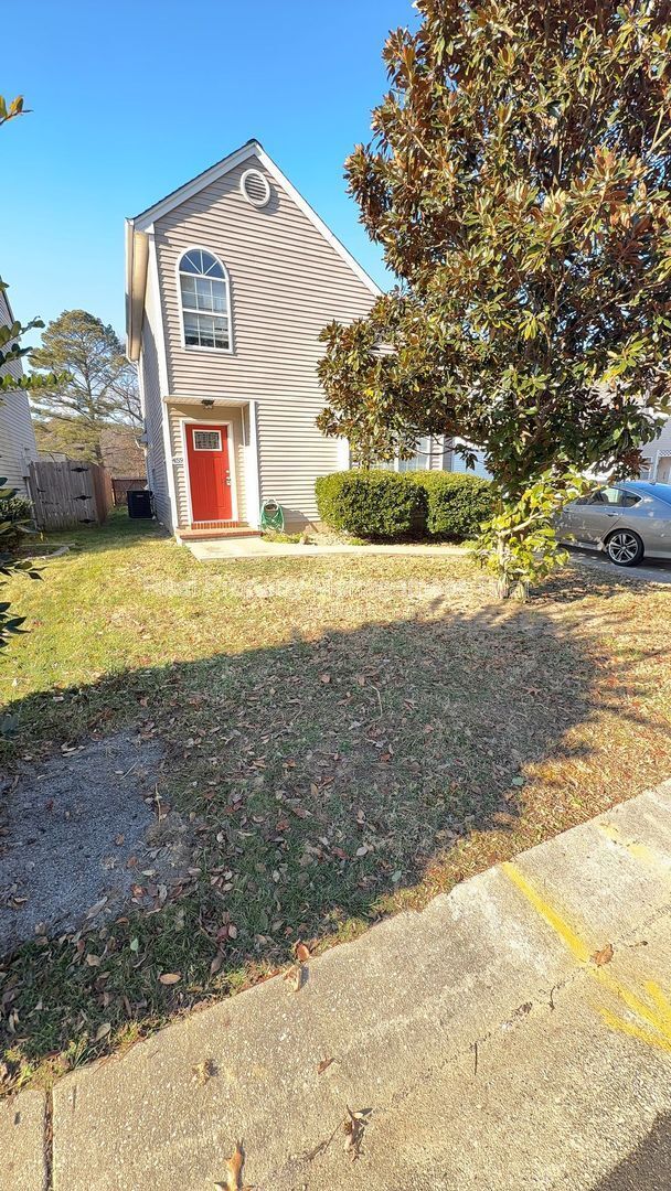 459 Charter Oak Dr in Newport News, VA - Building Photo - Building Photo