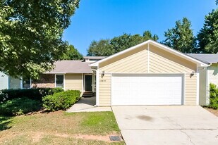 10897 Morning Dove Dr in Hampton, GA - Building Photo