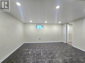 4151 Portage Rd in Niagara Falls, ON - Foto de edificio - Building Photo