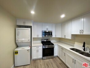 13400 Cordary Ave in Hawthorne, CA - Building Photo - Building Photo