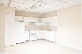 1507 Meetinghouse Rd, Unit C in Upper Chichester, PA - Foto de edificio - Building Photo