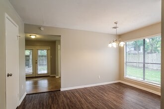 7774 High Village Dr in Houston, TX - Building Photo - Building Photo