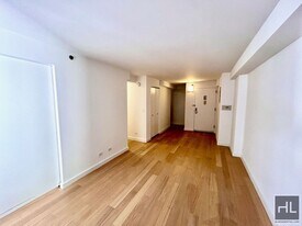 East 39th Street, Unit 17A in New York, NY - Building Photo