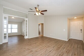 8749 Morrison Oaks Ct in Tampa, FL - Building Photo - Building Photo