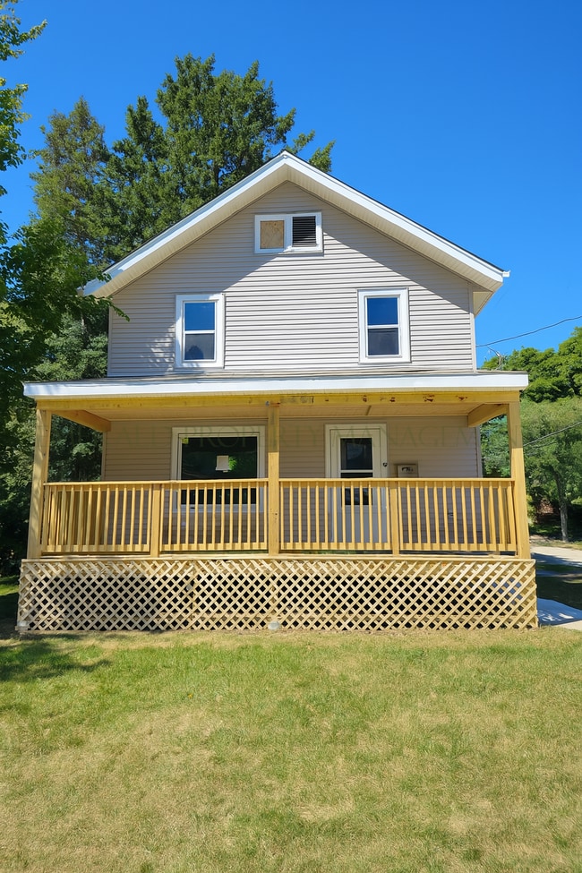 property at 326 N Independence Ave