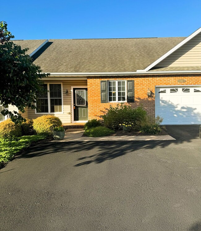 property at 1131 Royal Ct