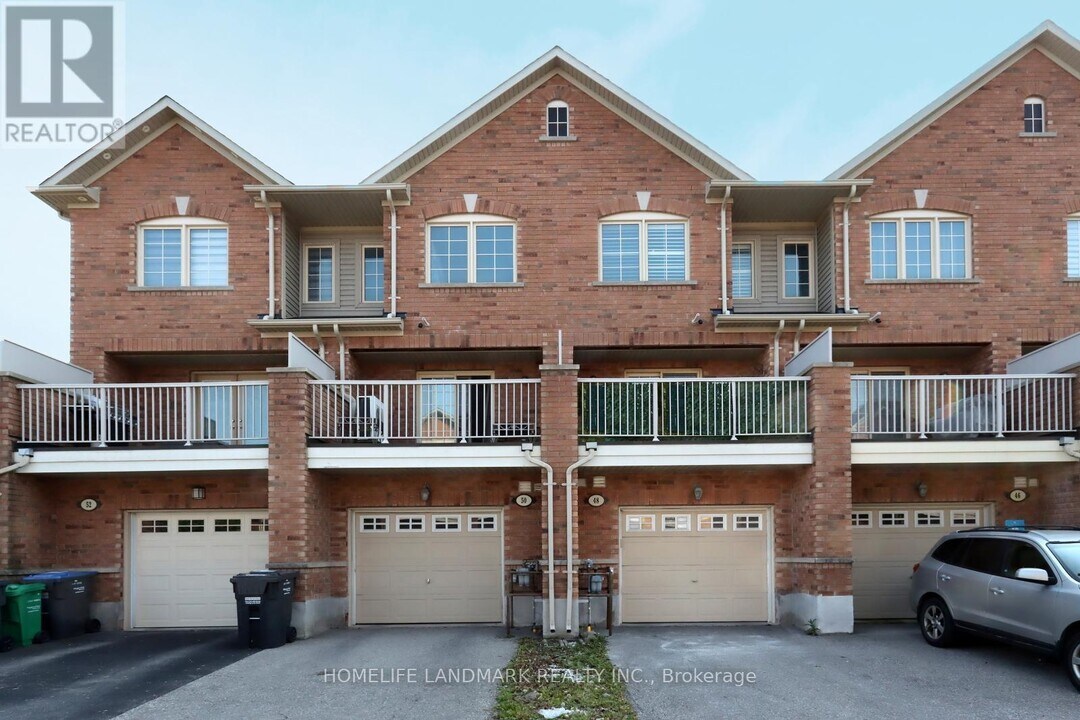 48 Peach Dr in Brampton, ON - Building Photo