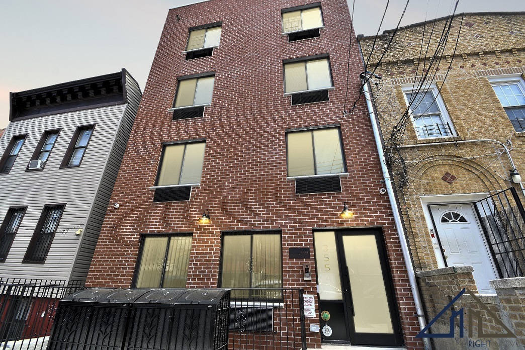 3554 Carlisle Pl in Bronx, NY - Building Photo