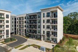 536 W Tremont Ave, Unit A3 in Charlotte, NC - Building Photo - Building Photo