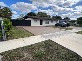 20431 NW 46th Ave in Miami Gardens, FL - Building Photo