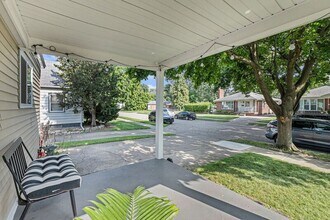 923 E Robert Ave in Hazel Park, MI - Building Photo - Building Photo