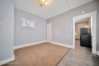 1817 Columbia St in Louisville, KY - Foto de edificio - Building Photo