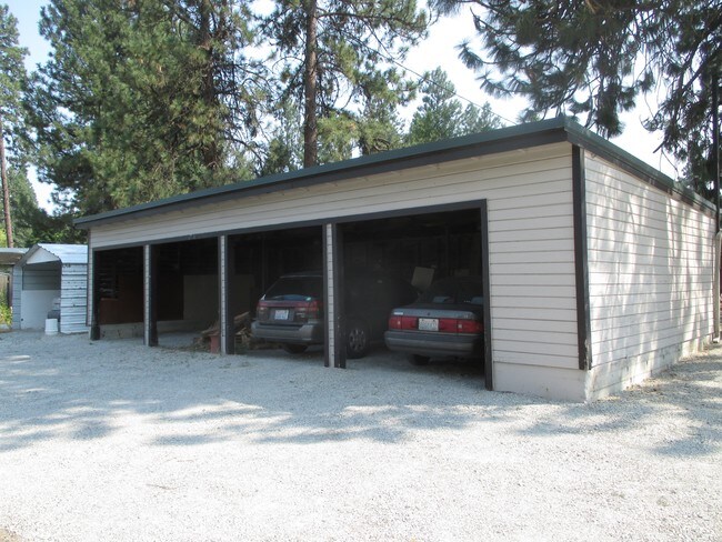 6 Unit Apartment in Spokane, WA - Building Photo - Building Photo