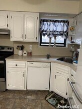 2262 Merrick Ave in Merrick, NY - Building Photo - Building Photo