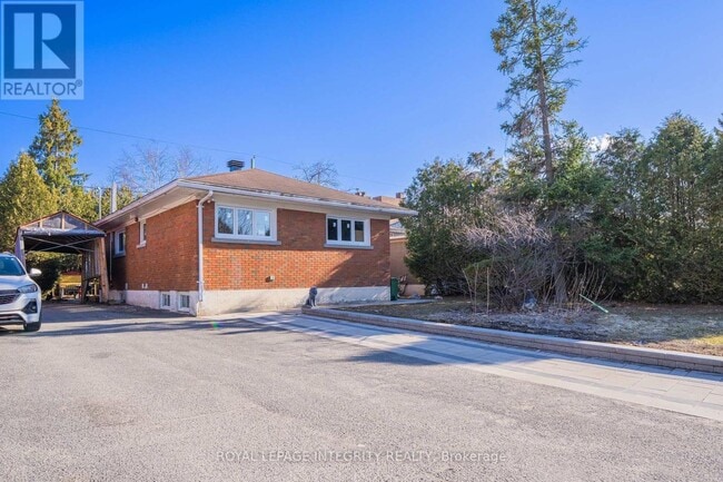 1746 Gage Crescent in Ottawa, ON - Building Photo - Building Photo