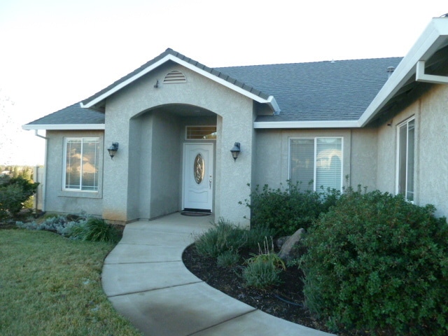 property at 4180 Pembroke Ln