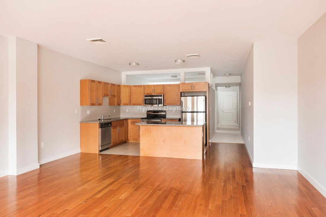 632 Massachusetts Ave-Unit -519 in Cambridge, MA - Building Photo