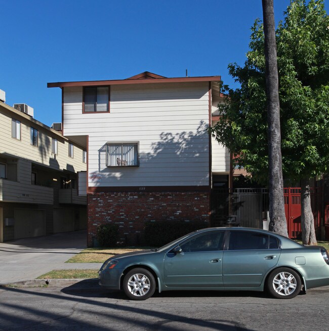 1133 Linden Ave in Glendale, CA - Foto de edificio - Building Photo