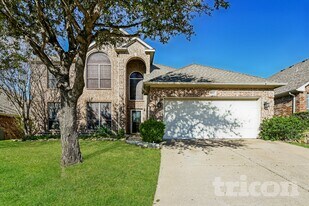 10137 Red Bluff Ln, Unit E-1612 in Fort Worth, TX - Building Photo