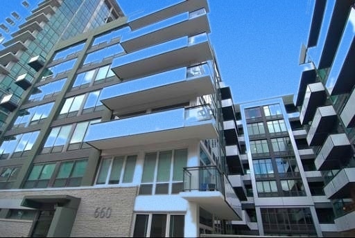 property at 660 W Wayman St