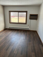 Eastside Acres in Chokio, MN - Foto de edificio - Building Photo