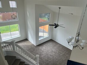 9478 Village Tree Dr in Elk Grove, CA - Building Photo - Building Photo