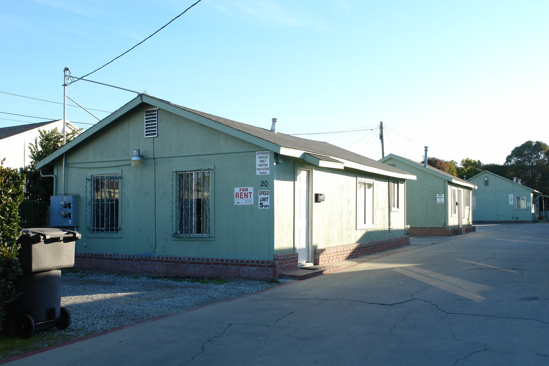 20 Hebbron Ave in Salinas, CA - Building Photo