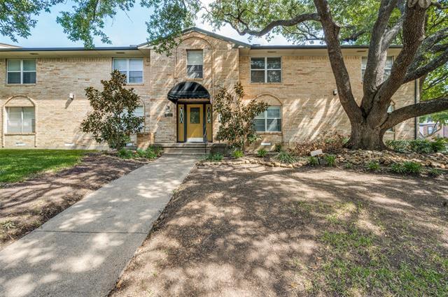 5849 Sandhurst Ln in Dallas, TX - Building Photo