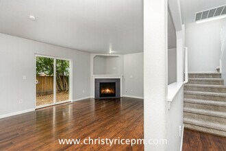 26143 242nd Ct SE in Maple Valley, WA - Building Photo - Building Photo