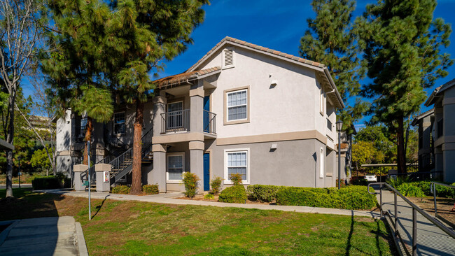 Ridgewood Village in San Diego, CA - Foto de edificio - Building Photo