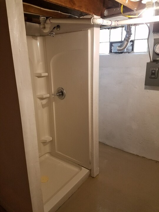 1002 W Oakland Ave in Austin, MN - Building Photo