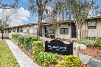 Manchester in Jacksonville, FL - Foto de edificio - Building Photo