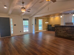 547 Toonigh Rd in Woodstock, GA - Building Photo - Building Photo