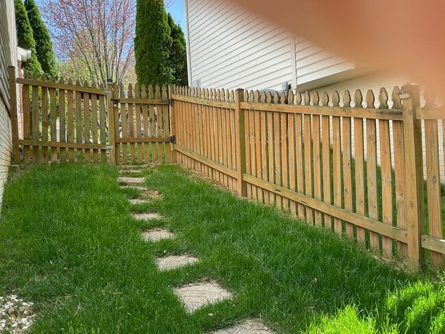 19232 Wheatfield Dr in Germantown, MD - Building Photo - Building Photo