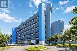 4645 Jane St in Toronto, ON - Building Photo