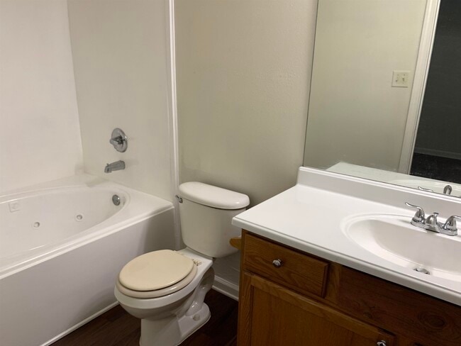4737 E Bending Oaks Cove in Memphis, TN - Building Photo - Building Photo